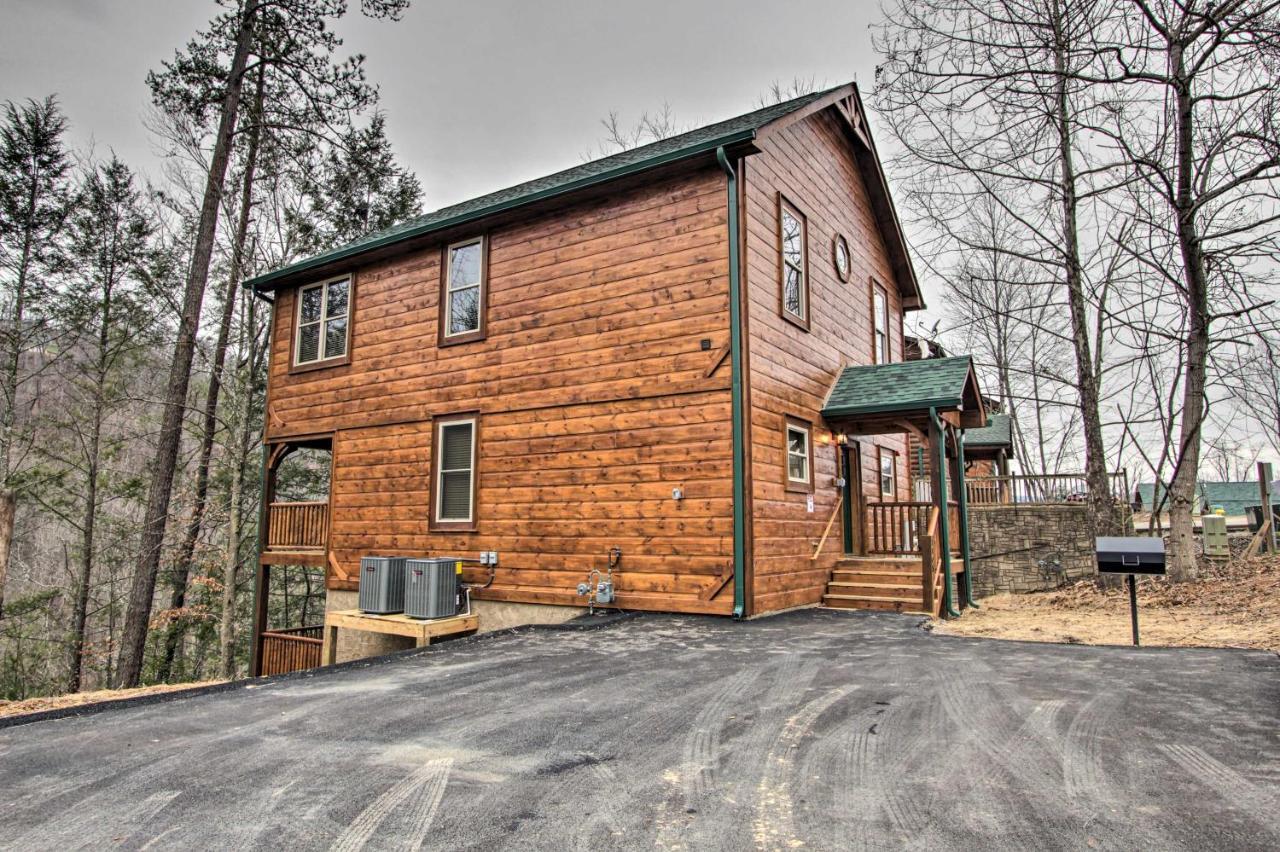 Luxe Cabin With Home Theater Less Than 2 Miles To Gatlinburg Eksteriør billede