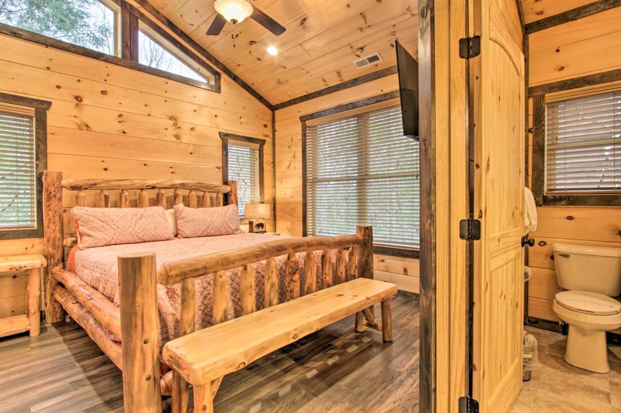 Luxe Cabin With Home Theater Less Than 2 Miles To Gatlinburg Eksteriør billede