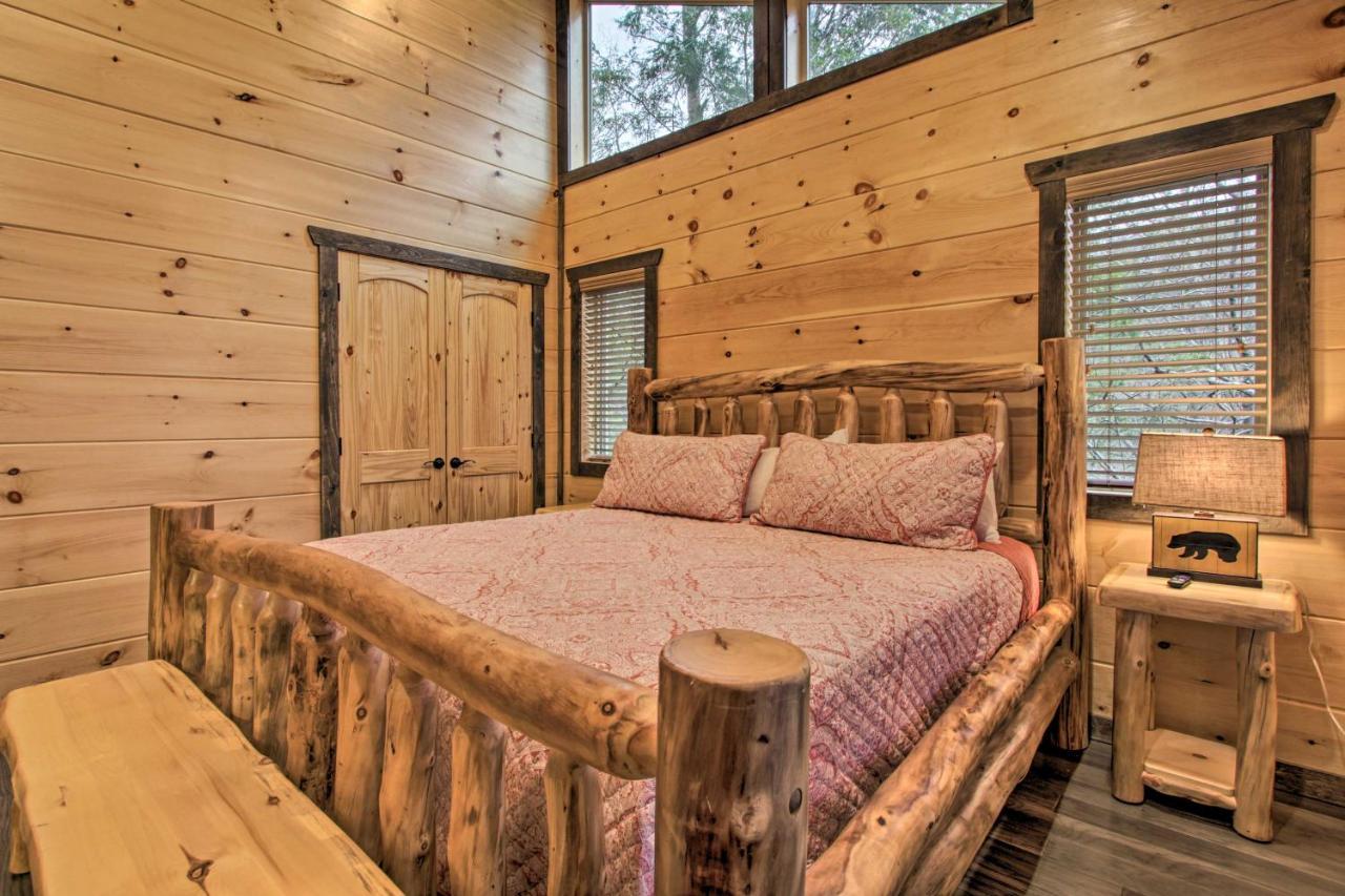 Luxe Cabin With Home Theater Less Than 2 Miles To Gatlinburg Eksteriør billede