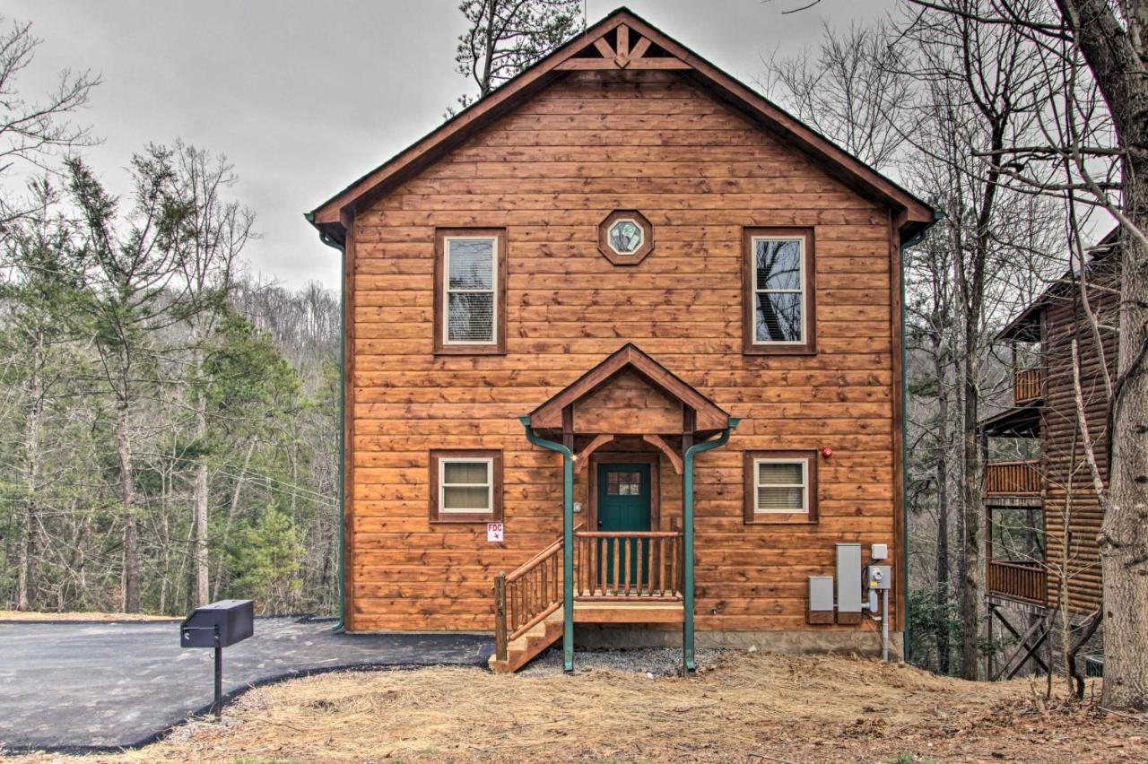 Luxe Cabin With Home Theater Less Than 2 Miles To Gatlinburg Eksteriør billede