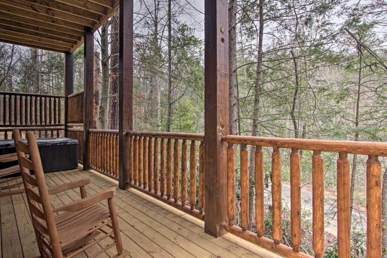 Luxe Cabin With Home Theater Less Than 2 Miles To Gatlinburg Eksteriør billede